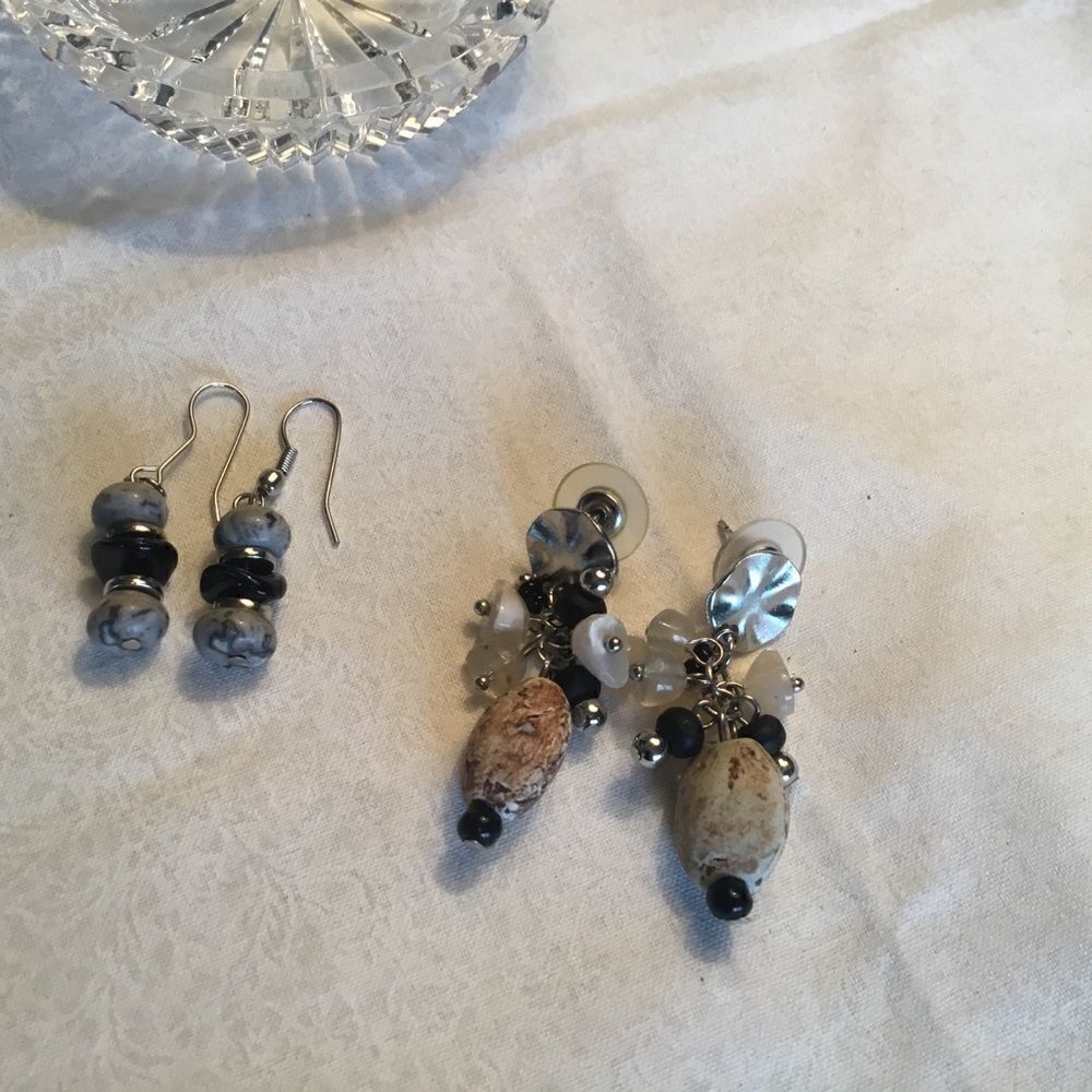 $10ea or 3/$20 Two Pair Silvertone Pierced Earrin